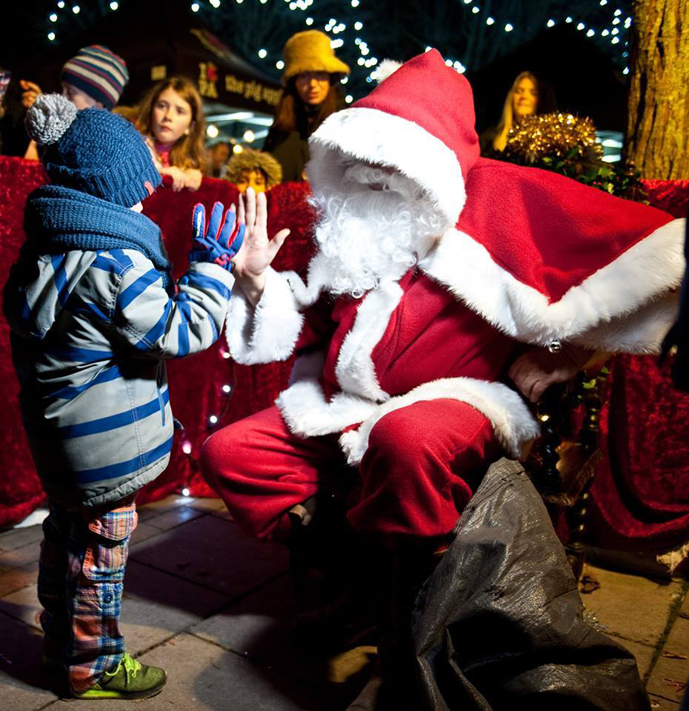 Santa's arrival at Candlelit Dartmouth